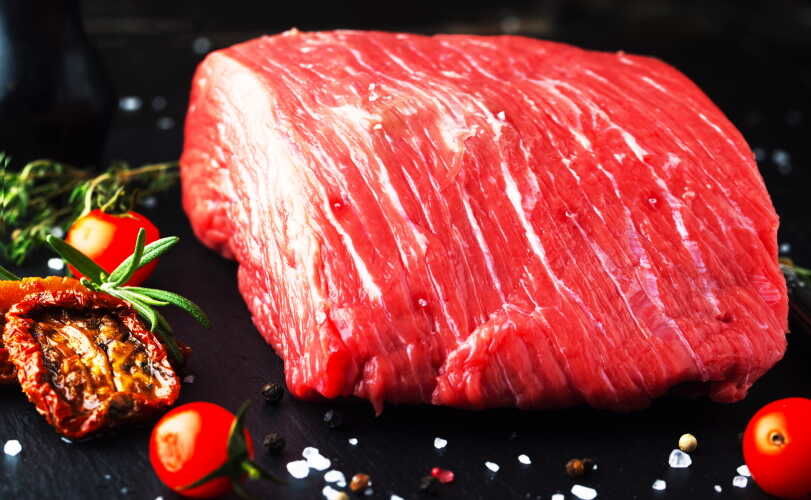 raw-beef-with-salt-and-pepper-n2au7du_optimized